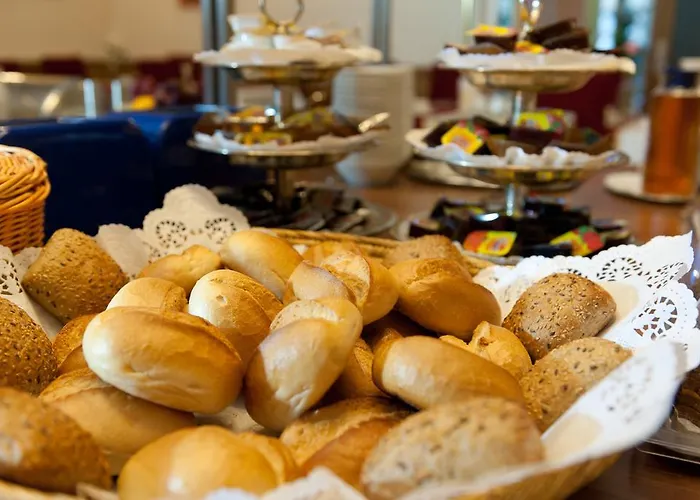 מלון Esplanade 3*