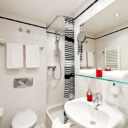 فندق Esplanade 3*